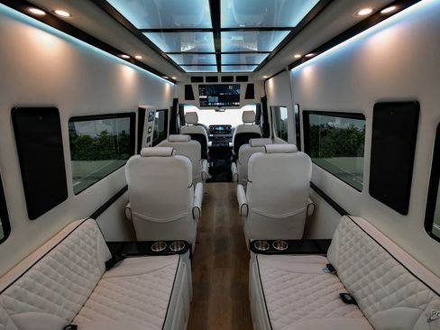 Used 2023 Mercedes-Benz Sprinter 3500 image 79