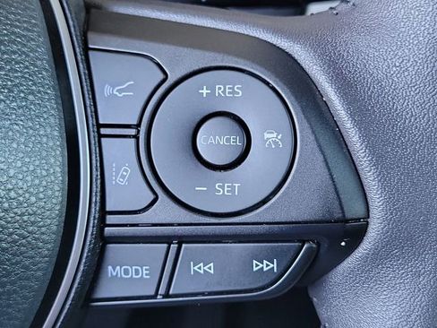 Used 2023 Toyota RAV4 XLE Premium image 11