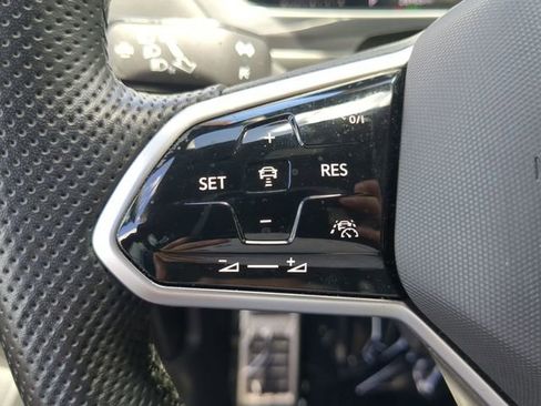 Certified 2023 Volkswagen Tiguan SE R-Line image 27