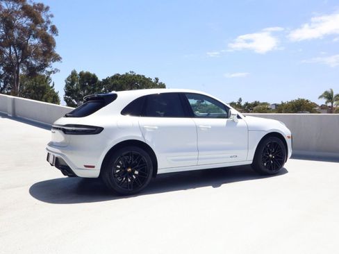 Certified 2024 Porsche Macan GTS w/ Premium Plus Package AWD/4WD image 8