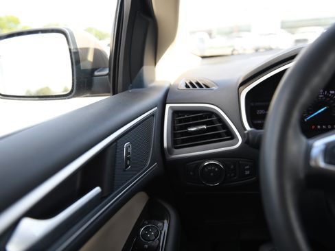 Used 2020 Ford Edge SEL w/ Convenience Package FWD image 26