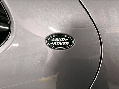 Certified 2025 Land Rover Discovery Dynamic SE AWD/4WD image 32