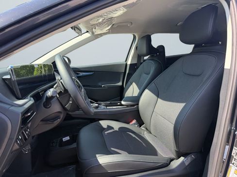 New 2025 Kia EV6 Light w/ Light LR Technology Package AWD/4WD image 9