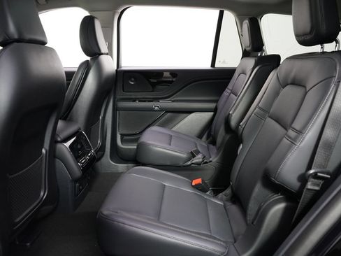 New 2026 Lincoln Aviator AWD image 14
