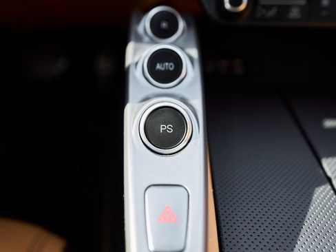 Used 2018 Ferrari GTC4Lusso image 65