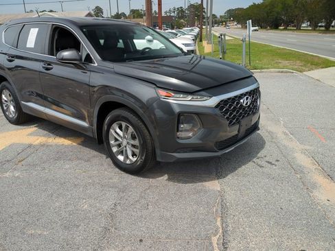 Used 2020 Hyundai Santa Fe SE FWD image 3