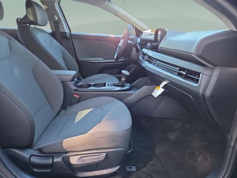 New 2025 Kia K4 LXS image 14