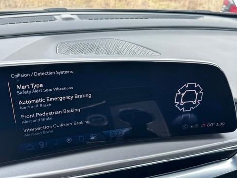 Used 2024 Cadillac Lyriq Tech image 26