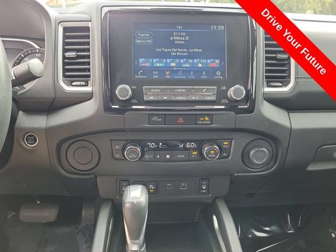 Used 2023 Nissan Frontier SV w/ SV Convenience Package RWD image 14