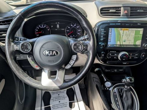 Used 2018 Kia Soul + w/ + Primo LIT Package FWD image 7