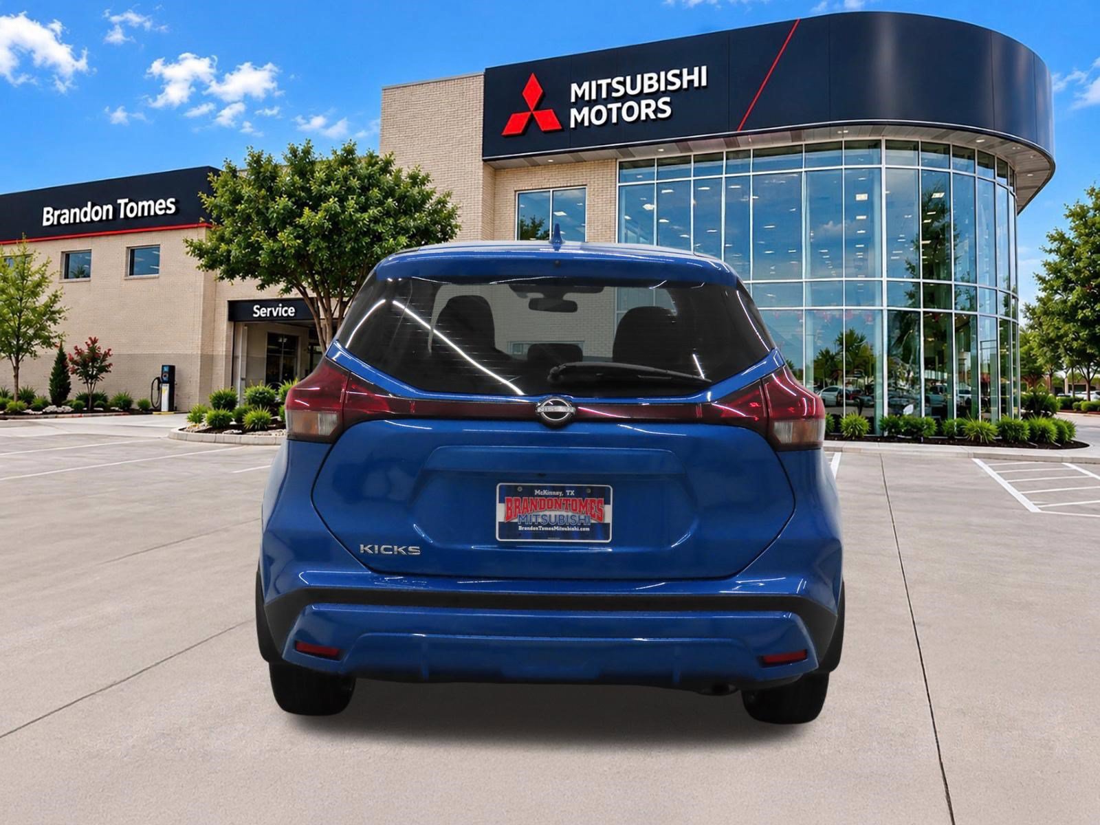 Used 2024 Nissan Kicks S FWD image 4