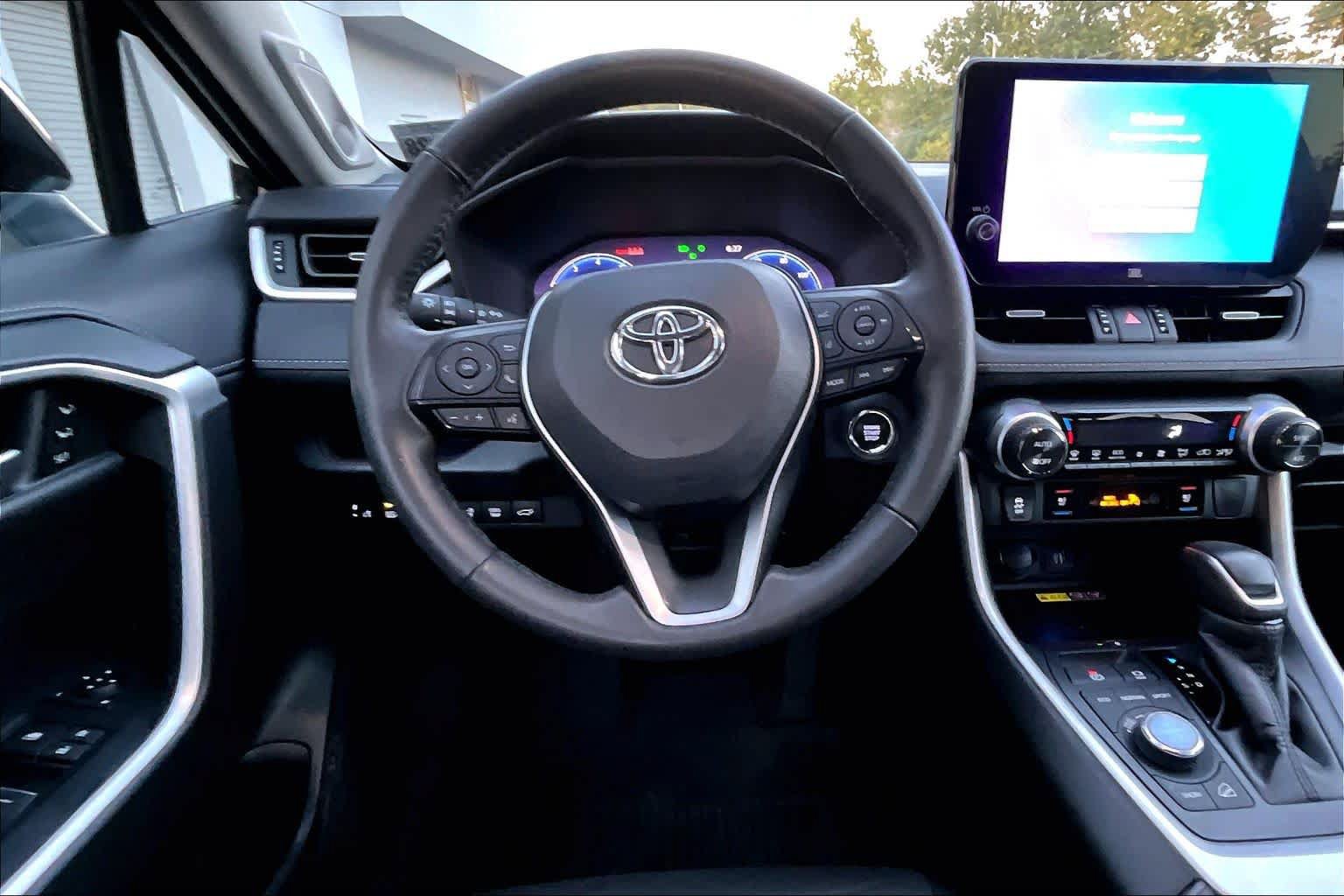 Used 2023 Toyota RAV4 Limited AWD/4WD image 8