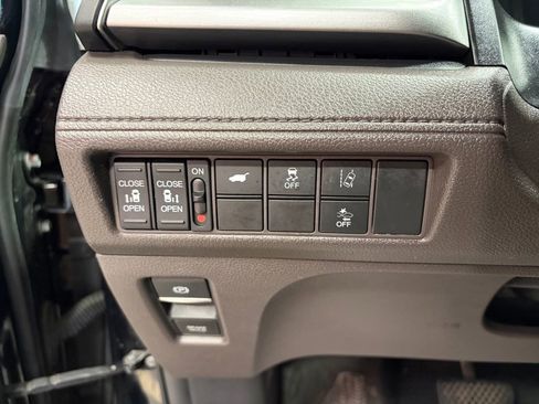 Used 2019 Honda Odyssey EX-L image 18