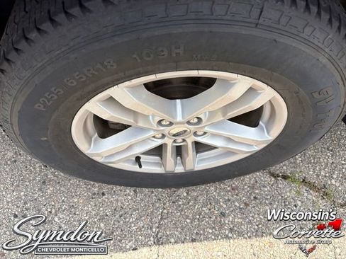 Used 2022 Ford Explorer XLT w/ Equipment Group 202A AWD/4WD image 25