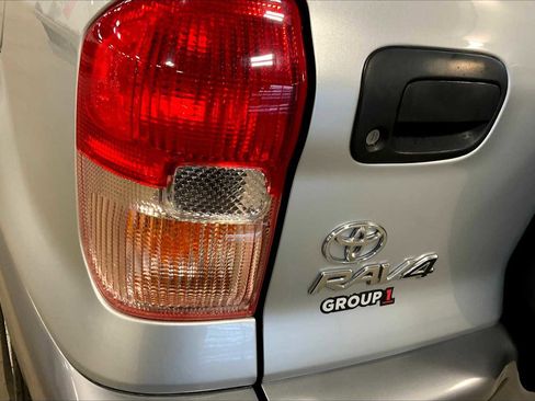 Used 2003 Toyota RAV4 2WD image 25