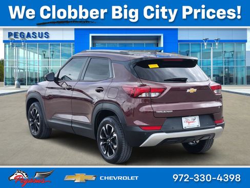 Used 2023 Chevrolet TrailBlazer LT w/ Convenience Package FWD image 4