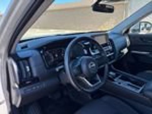Used 2025 Nissan Pathfinder SV FWD image 53