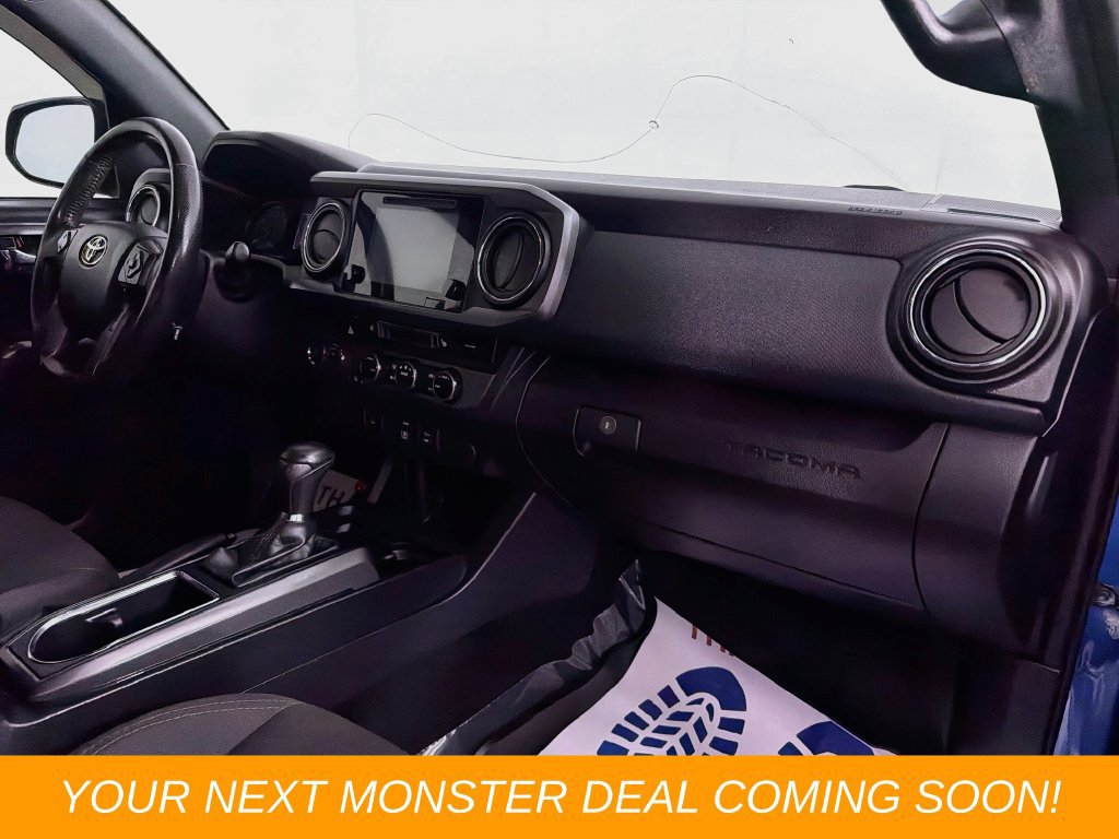 Used 2018 Toyota Tacoma TRD Sport AWD/4WD image 31