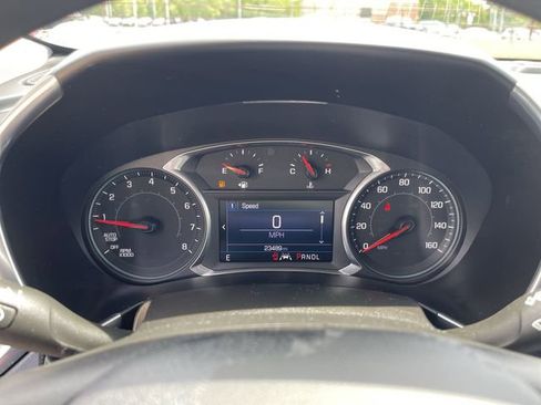Used 2021 Chevrolet Equinox LT FWD image 18
