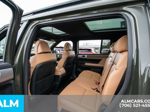 Used 2024 Hyundai Santa Fe Limited image 13