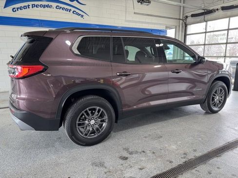 Used 2025 GMC Acadia Elevation image 14