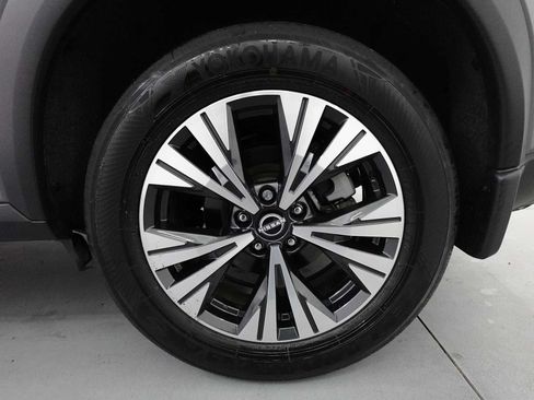 Used 2023 Nissan Rogue SV AWD/4WD image 9