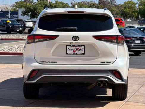 Certified 2021 Toyota Highlander XSE AWD/4WD image 5