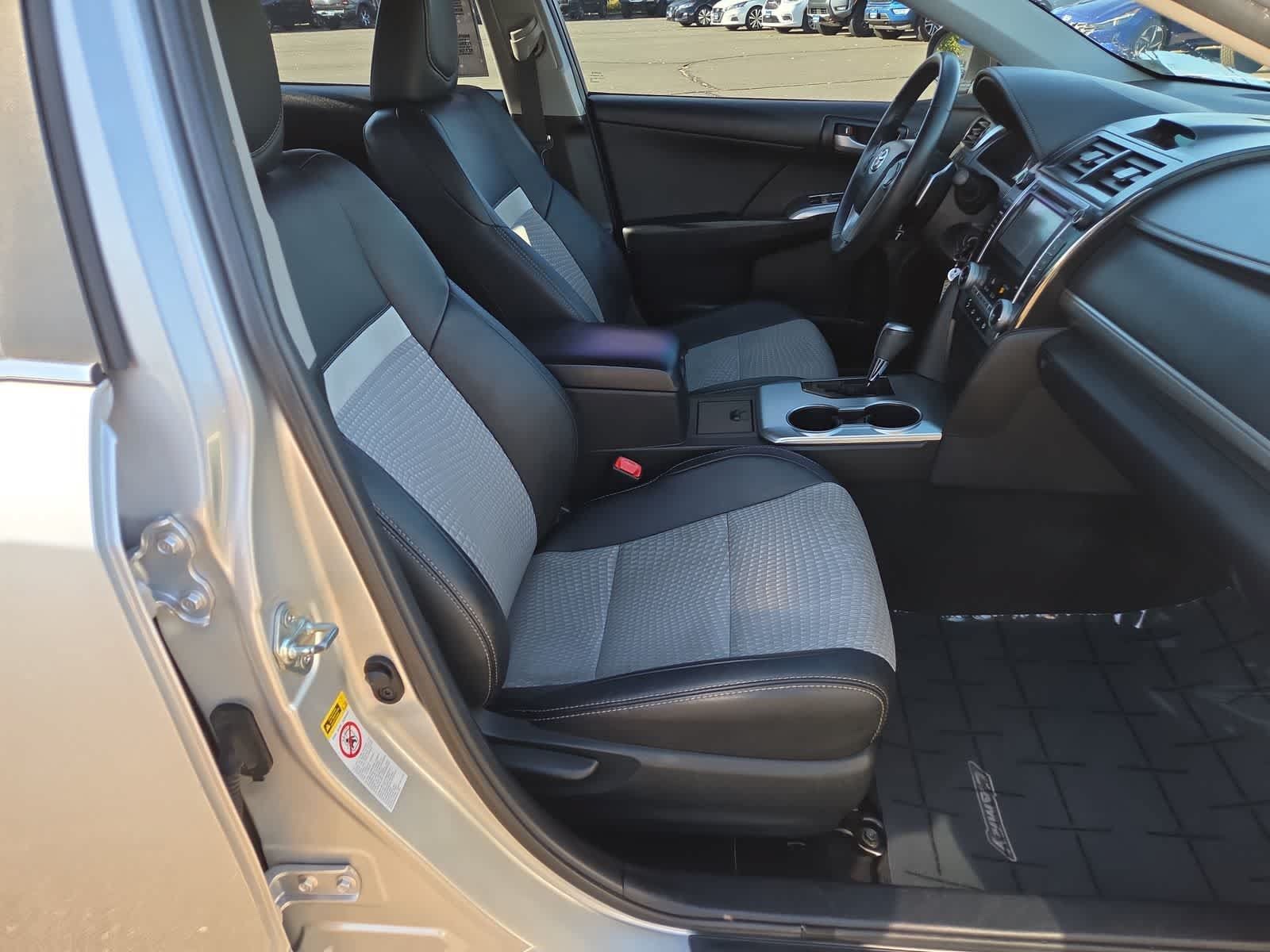 Used 2013 Toyota Camry SE FWD image 22