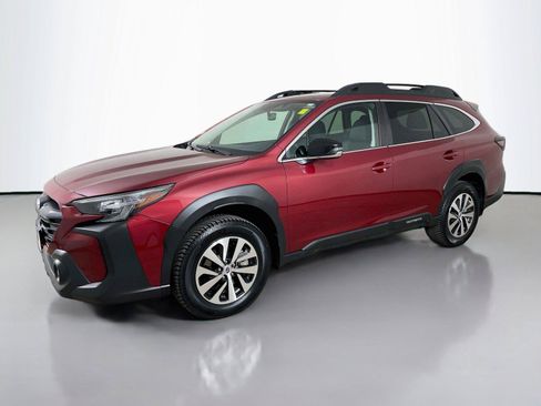 Used 2025 Subaru Outback Premium AWD/4WD image 8