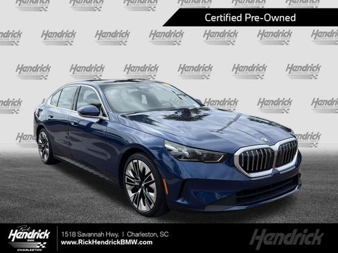 Used 2025 BMW 540i xDrive AWD/4WD image 1