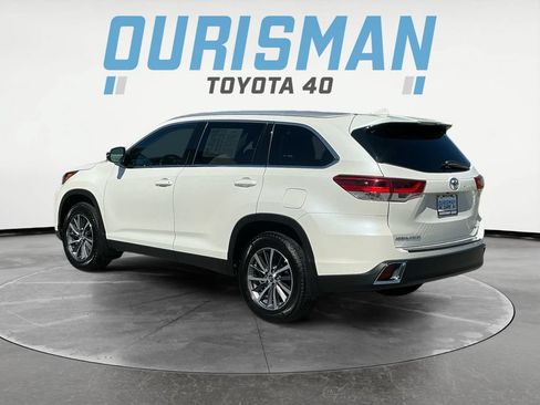 Used 2019 Toyota Highlander XLE AWD/4WD image 5