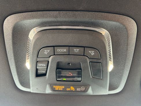 Used 2025 Toyota Crown Signia image 19