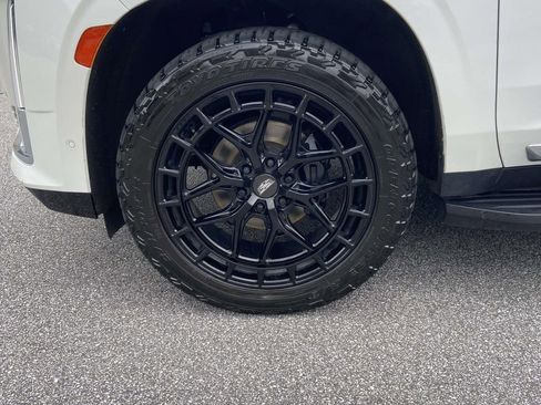 Used 2022 Cadillac Escalade ESV Premium Luxury AWD/4WD image 9