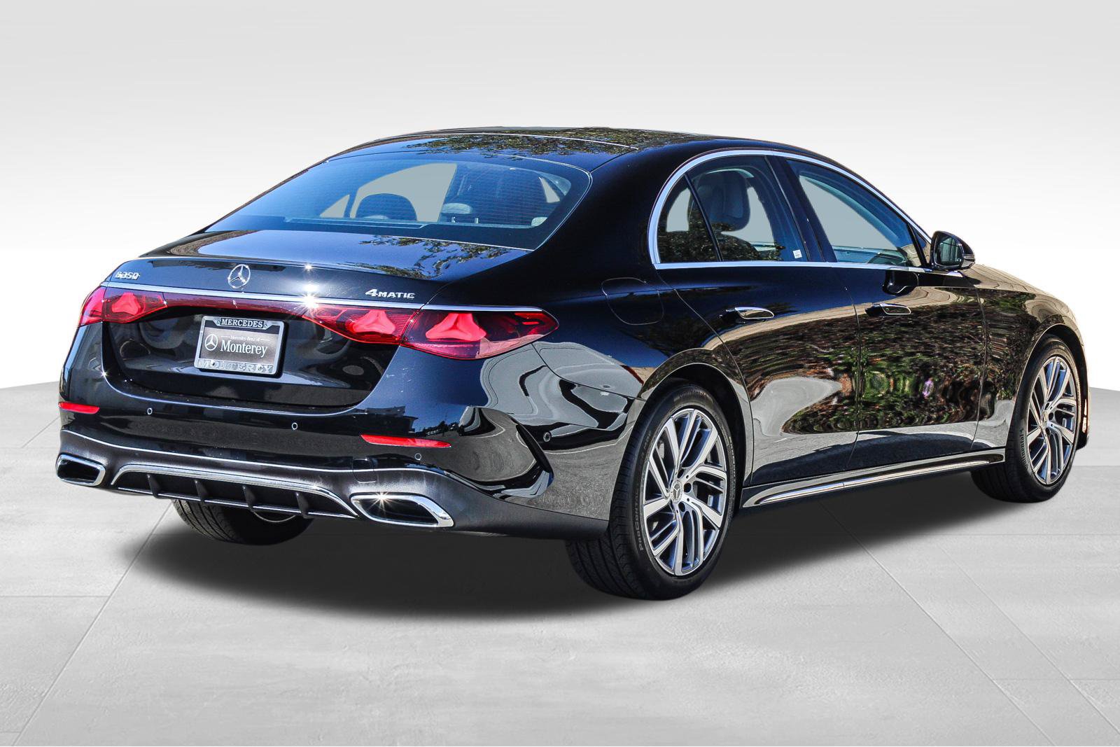 Used 2026 Mercedes-Benz E 350 4MATIC Sedan image 9