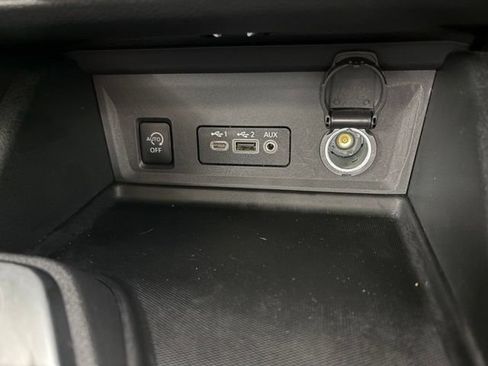 Used 2025 Nissan Sentra SR FWD image 27