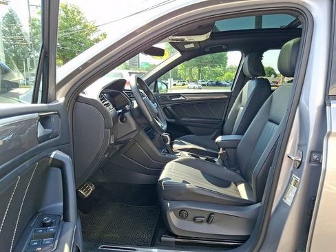 Used 2023 Volkswagen Tiguan SE R-Line FWD image 14
