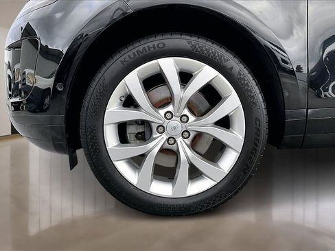Used 2020 Land Rover Range Rover Evoque SE image 32