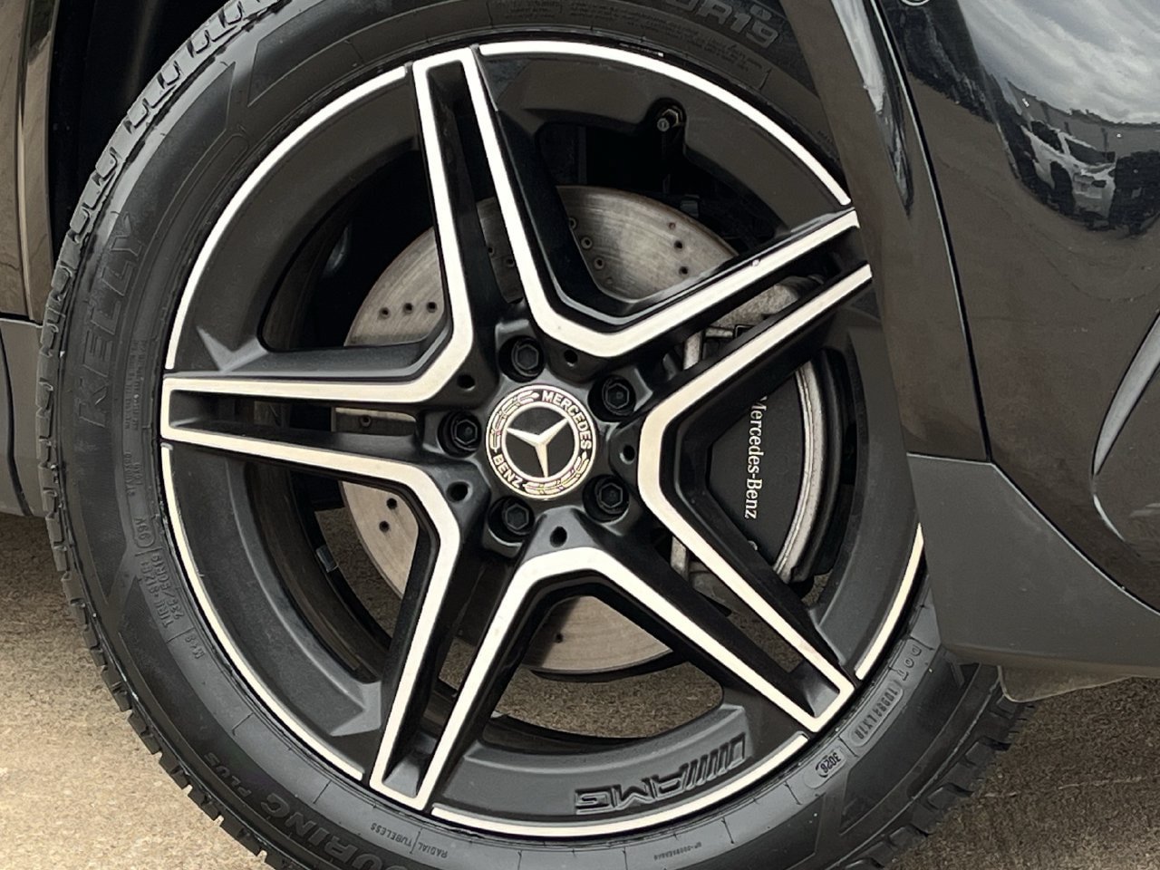 Used 2024 Mercedes-Benz GLA 250 4MATIC w/ AMG Night Package image 28