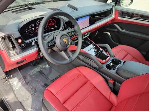 New 2026 Porsche Cayenne AWD/4WD image 4