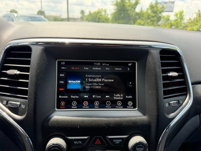 Used 2018 Jeep Grand Cherokee Laredo AWD/4WD image 13