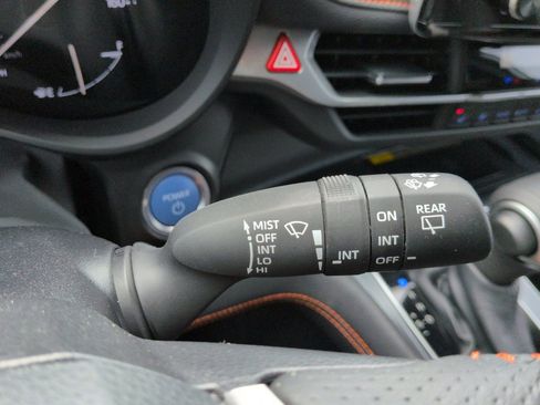 Used 2024 Toyota Sienna LE AWD/4WD image 38