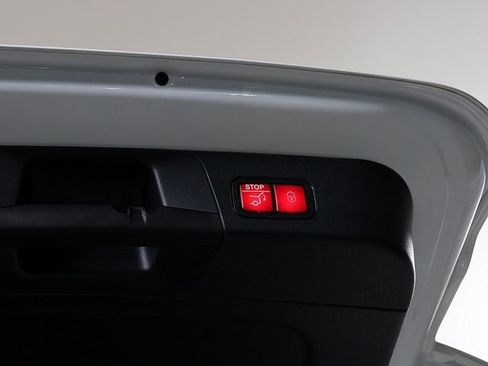 Certified 2026 Mercedes-Benz GLB 250 4MATIC image 29