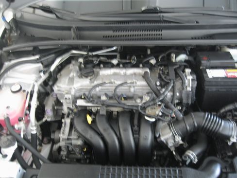 Used 2020 Toyota Corolla LE image 25