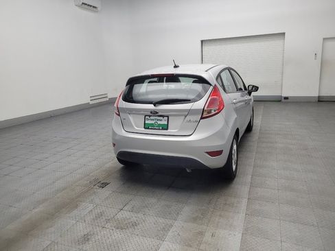 Used 2019 Ford Fiesta SE image 9