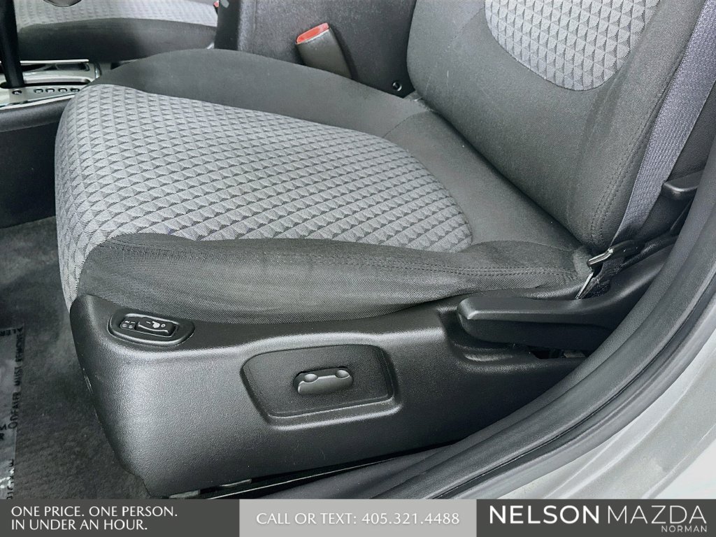 Used 2006 Chevrolet Malibu LT w/ Front Seating Package FWD image 19