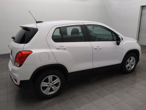 Used 2020 Chevrolet Trax LS w/ LPO, Cargo Package FWD image 10