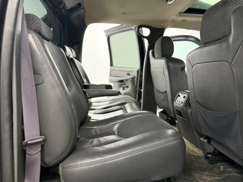 Used 2003 Chevrolet Avalanche 4x4 w/ Suspension Package, Off-Road image 51