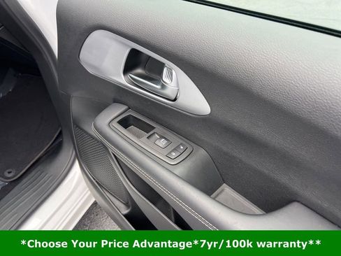 Certified 2025 Chrysler Pacifica Limited image 30