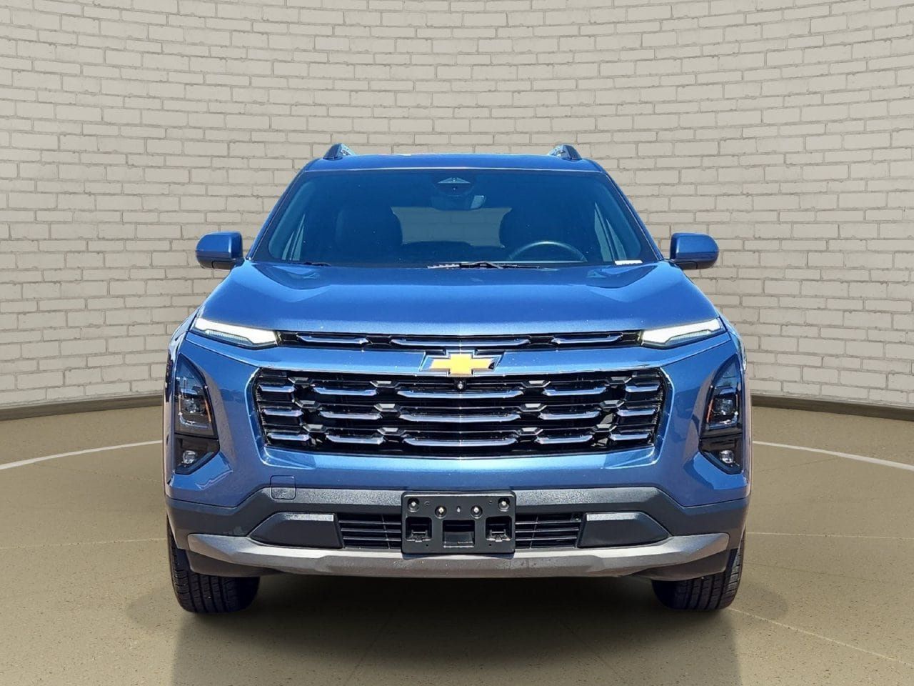 Used 2025 Chevrolet Equinox LT w/ Convenience Package II FWD image 2