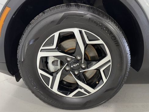Used 2024 Kia Sportage LX AWD/4WD image 8
